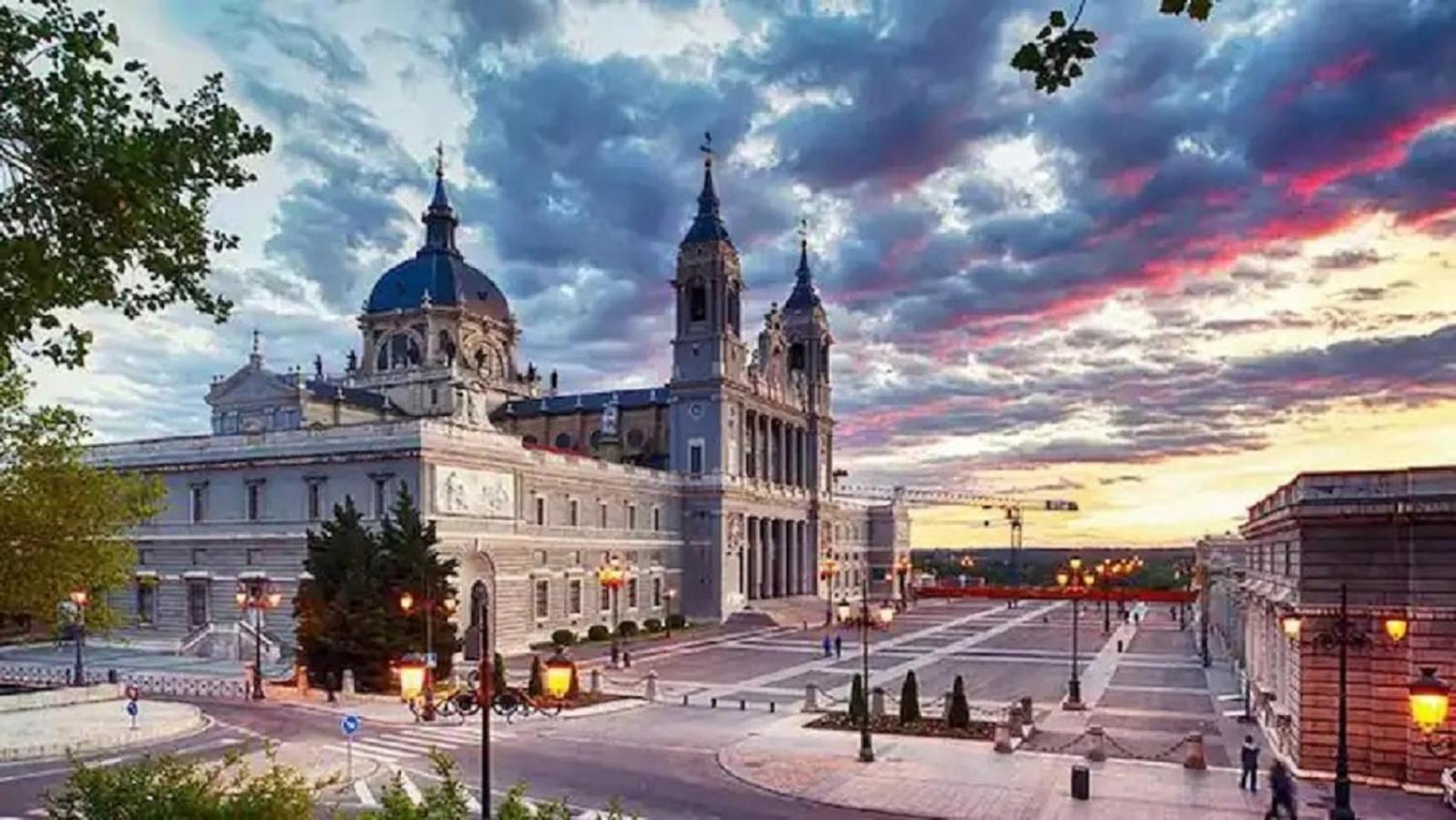 Apartments Central Madrid - Q2Home Eksteriør billede